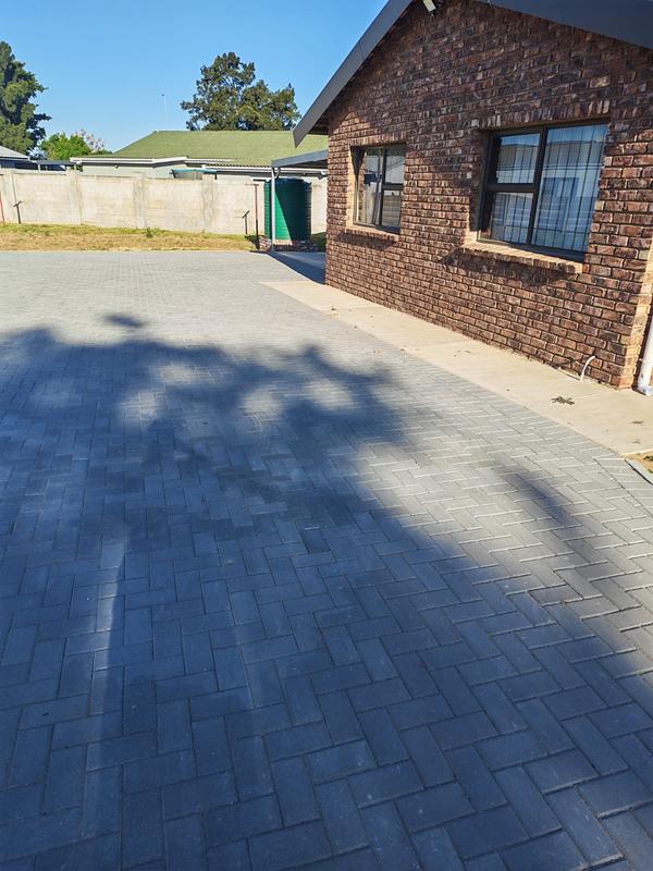 To Let 2 Bedroom Property for Rent in Windsor Park Eastern Cape